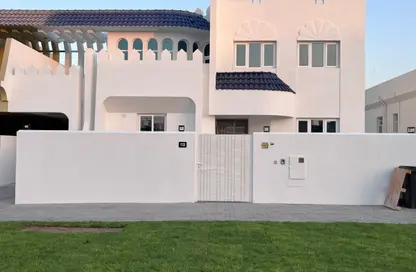 Villa - 4 Bedrooms - 4 Bathrooms for rent in Umm Suqeim 2 Villas - Umm Suqeim 2 - Umm Suqeim - Dubai