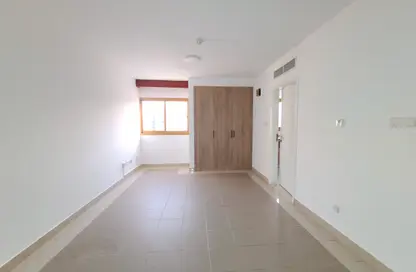 Apartment - Studio - 1 Bathroom for rent in Mankhool Building - Mankhool - Bur Dubai - Dubai