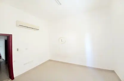 Empty Room image for: Apartment - 2 Bedrooms - 2 Bathrooms for rent in Hai Al Mutawaa - Al Mutawaa - Al Ain, Image 1