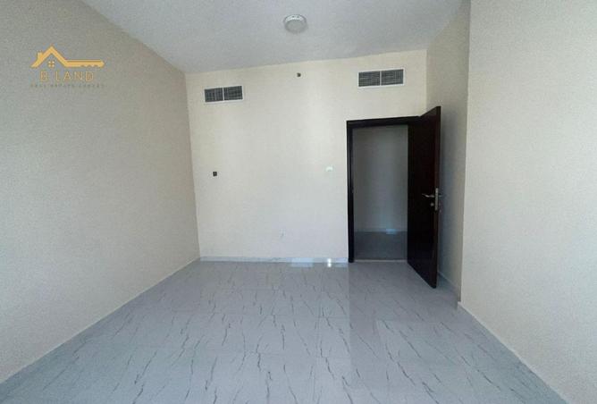 15577000 - Property Image 2