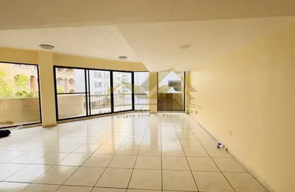 Apartment - 3 Bedrooms - 2 Bathrooms for rent in Golden Sands 1 - Mankhool - Bur Dubai - Dubai