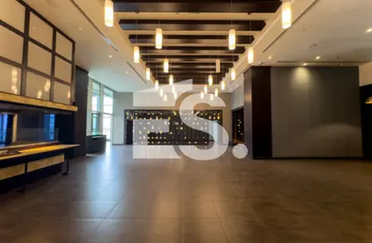 Retail - Studio - 2 Bathrooms for rent in Corniche Tower - Corniche Road - Abu Dhabi