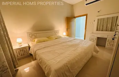 Apartment - 2 Bedrooms - 2 Bathrooms for rent in Corniche Tower - Ajman Corniche Road - Ajman