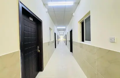 سكن الموظفين - استوديو - 8 حمامات للايجار في م-15 - مصفح الصناعية - مصفح - أبوظبي