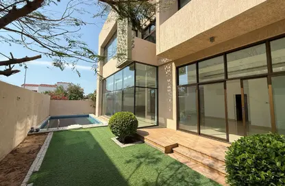 Villa - 5 Bedrooms - 6 Bathrooms for rent in Jumeirah 3 - Jumeirah - Dubai