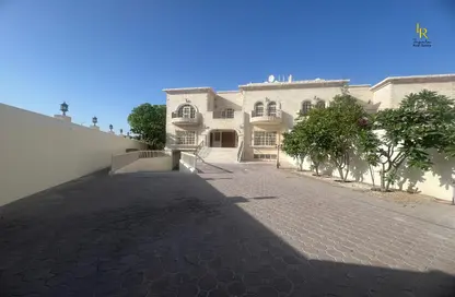 فيلا - 6 غرف نوم للايجار في المشرف - أبوظبي