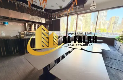 Shop - Studio - 2 Bathrooms for rent in Al Khan Corniche - Al Khan - Sharjah