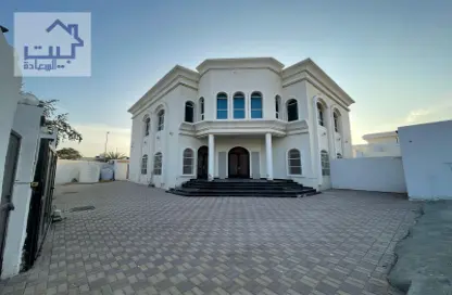 Villa - 6 Bedrooms for rent in Gate Tower 1 - Musheiref - Ajman
