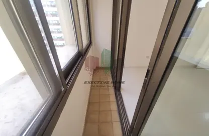 Apartment - 1 Bedroom - 1 Bathroom for rent in Zig Zag Building - Tourist Club Area - Abu Dhabi