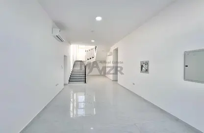 فيلا - 6 غرف نوم - 8 حمامات للايجار في مدينة الرياض - أبوظبي