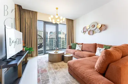 Living Room image for: Apartment - 2 Bedrooms - 2 Bathrooms for rent in Vida Residences Dubai Marina - Dubai Marina - Dubai, Image 1