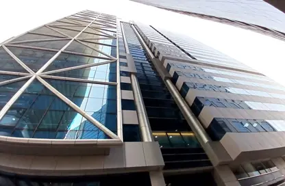 Apartment - 4 Bedrooms - 5 Bathrooms for rent in Crescent Towers - Al Khalidiya - Abu Dhabi