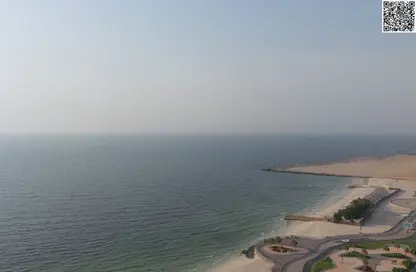 شقة - 3 غرف نوم - 3 حمامات للبيع في برج الكورنيش - طريق كورنيش عجمان - عجمان