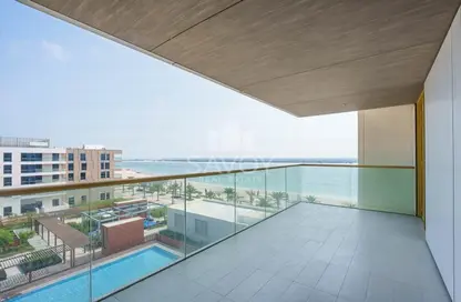 Balcony image for: Apartment - 2 Bedrooms - 4 Bathrooms for rent in Qaryat Al Hidd - Saadiyat Island - Abu Dhabi, Image 1