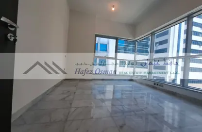 Apartment - 3 Bedrooms - 3 Bathrooms for rent in Cornich Al Khalidiya - Al Khalidiya - Abu Dhabi