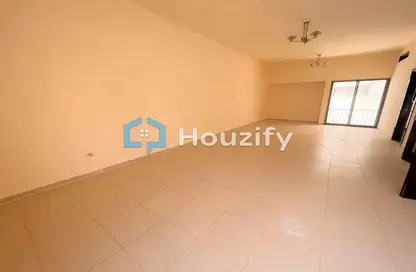 Empty Room image for: Villa - 4 Bedrooms - 6 Bathrooms for rent in Al Karamah - Abu Dhabi, Image 1