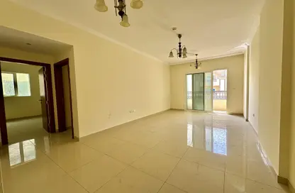 Apartment - 2 Bedrooms - 3 Bathrooms for rent in Hajar Building - Muwaileh Commercial - Sharjah