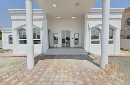 فيلا - 3 غرف نوم - 4 حمامات للايجار في 1 الجرف - الجرف - عجمان وسط المدينة - عجمان