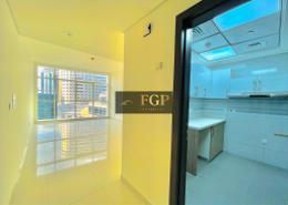 Kitchen image for: Apartment - 1 bedroom - 2 bathrooms for rent in Burj Al Jewn - Danet Abu Dhabi - Abu Dhabi, Image 1