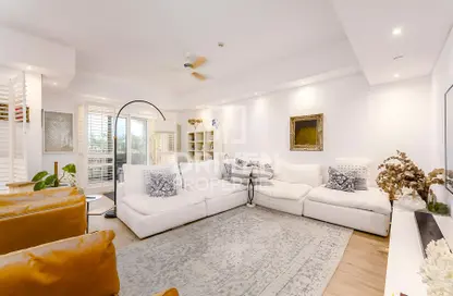 Townhouse - 2 Bedrooms - 4 Bathrooms for sale in Marina Residences 2 - Marina Residences - Palm Jumeirah - Dubai