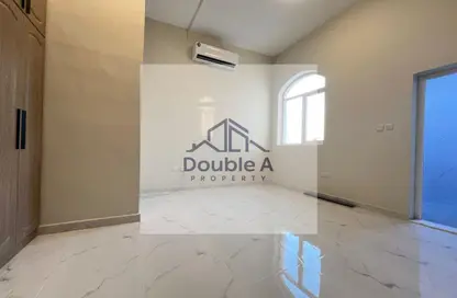شقة - 4 غرف نوم - 3 حمامات للايجار في مدينة الرياض - أبوظبي