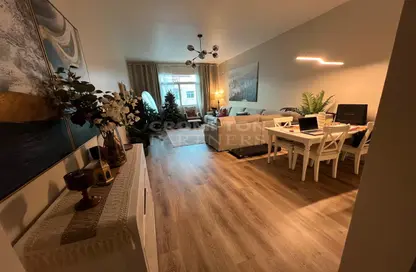 شقة - 2 غرف نوم - 3 حمامات للبيع في قرية الخليج - الغدير - أبوظبي