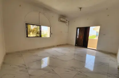 Apartment - Studio - 1 Bathroom for rent in Hadbat Al Zafranah - Muroor Area - Abu Dhabi