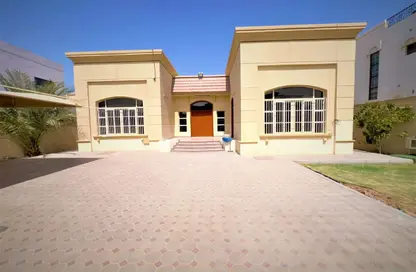 Villa - 2 Bedrooms - 4 Bathrooms for rent in Al Rahmaniya 1 - Al Rahmaniya - Sharjah