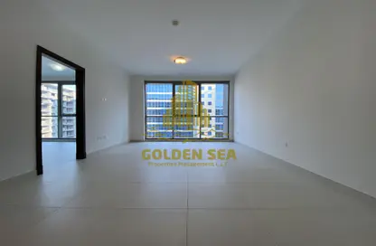 Empty Room image for: Apartment - 1 Bedroom - 2 Bathrooms for rent in Al Zeina - Al Raha Beach - Abu Dhabi, Image 1