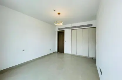 شقة - غرفة نوم - 2 حمامات للايجار في بلوبيل ريزيدنس - قرية الجميرا سركل - دبي