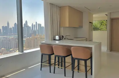 Apartment - 1 Bedroom - 2 Bathrooms for rent in The Palm Tower - Palm Jumeirah - Dubai
