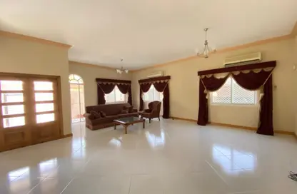 Villa - 6 Bedrooms - 5 Bathrooms for rent in Jumeirah 3 - Jumeirah - Dubai