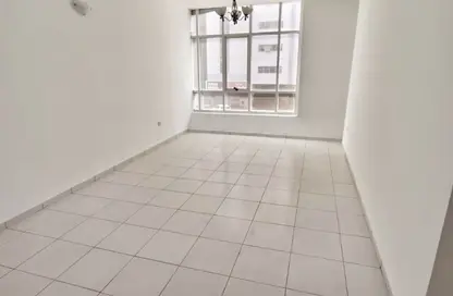 شقة - 2 غرف نوم - 3 حمامات للايجار في شارع التعاون الجديد - التعاون - الشارقة شقة - 2 غرف نوم - 3 حمامات للايجار في شارع التعاون الجديد - التعاون - الشارقة