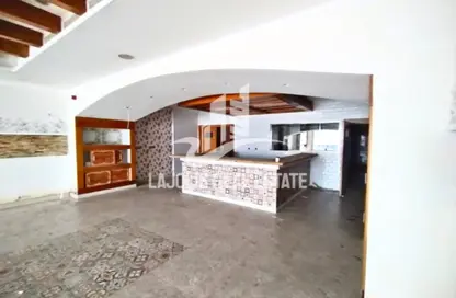 Shop - Studio - 2 Bathrooms for rent in Al Khalidiya - Abu Dhabi