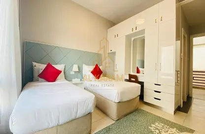 Room / Bedroom image for: Townhouse - 3 Bedrooms - 4 Bathrooms for rent in Al Jazirah Al Hamra - Ras Al Khaimah, Image 1