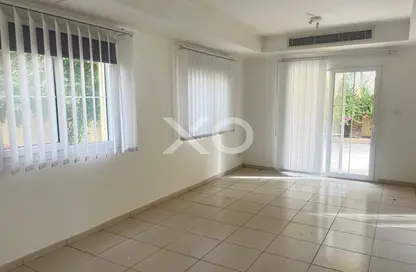 Villa - 2 Bedrooms - 3 Bathrooms for rent in Springs 2 - The Springs - Dubai