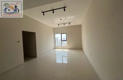 Apartment - 2 Bedrooms - 2 Bathrooms for rent in SRS Tower - Al Rashidiya 1 - Al Rashidiya - Ajman