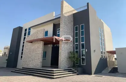 Villa - 5 Bedrooms - 7 Bathrooms for sale in Shakhbout City - Abu Dhabi