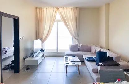 Living Room image for: Apartment - 1 Bedroom - 2 Bathrooms for sale in Mangrove Place - Shams Abu Dhabi - Al Reem Island - Abu Dhabi, Image 1