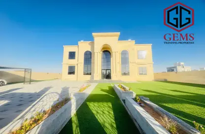 Villa - 4 Bedrooms - 5 Bathrooms for rent in Al Aweer 1 - Al Aweer - Dubai