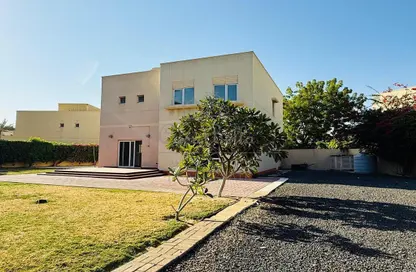 Villa - 3 Bedrooms - 4 Bathrooms for rent in Meadows 1 - Meadows - Dubai