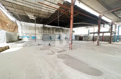 Warehouse - Studio for rent in Umm Ramool - Dubai