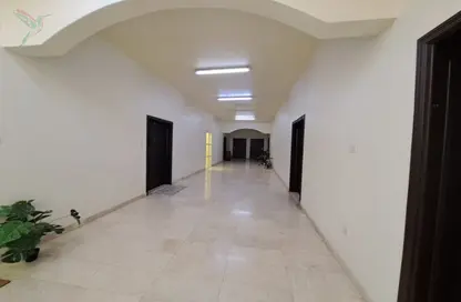 شقة - 2 غرف نوم - 2 حمامات للايجار في بيدا بن عمار - اشارج - العين