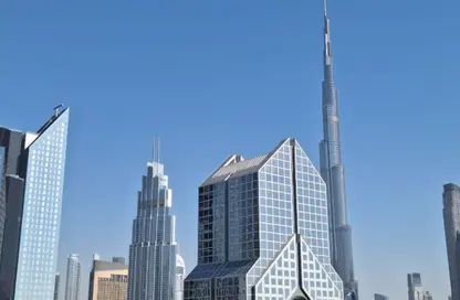 شقة - غرفة نوم - 2 حمامات للايجار في برج المريخي - شارع الشيخ زايد - دبي