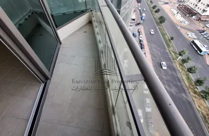 Apartment - 3 Bedrooms - 4 Bathrooms for rent in Al Jazeera Towers - Hamdan Street - Abu Dhabi
