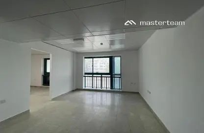 Empty Room image for: Office Space - Studio - 1 Bathroom for rent in Khalifa Street - Central District - Al Ain, Image 1