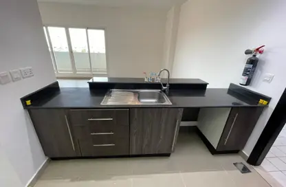 Apartment - 3 Bedrooms - 4 Bathrooms for sale in Tower 7 - Al Reef Downtown - Al Reef - Abu Dhabi