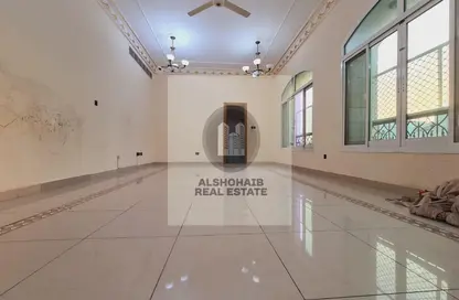 Apartment - 3 Bedrooms - 6 Bathrooms for rent in Al Muroor Building - Sultan Bin Zayed the First Street - Muroor Area - Abu Dhabi