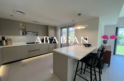 Villa - 2 Bedrooms - 3 Bathrooms for rent in Springs 2 - The Springs - Dubai