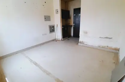 Apartment - Studio - 1 Bathroom for rent in Bu Tina - Al Sharq - Sharjah